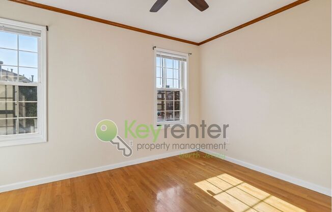 Modern Comfort in The Heights – 2BR with In-Unit Laundry & Central Air!