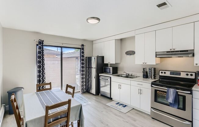 Flats at 9th Avenue - Pick Your Perk Leasing Specials