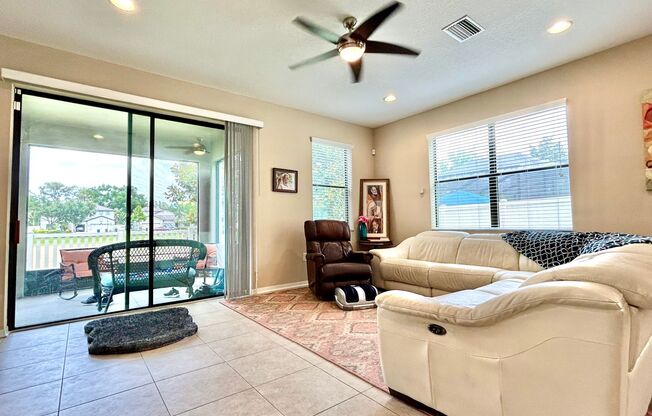 4Bdrm 3Bath Spacious Home located in Misty Ridge!