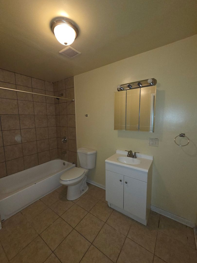 6669 S Michigan Avenue