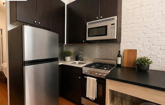 267 E 10 ST