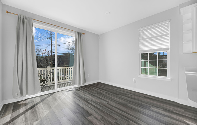 2460 JAMES BANK RD SE