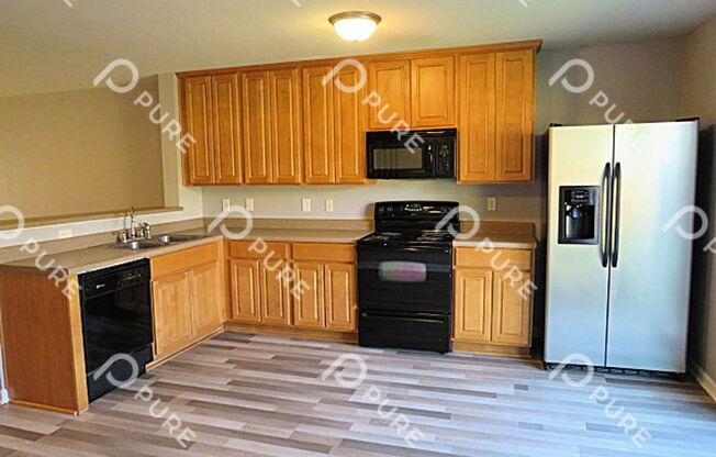 221 Whitestone Dr!