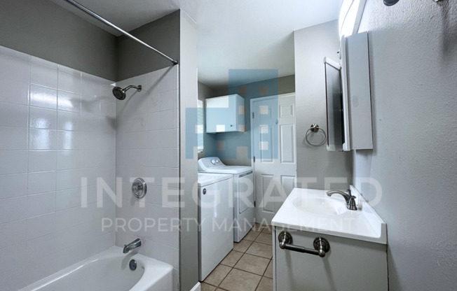 2 beds, 1 bath, 750 sqft, $1,900, Unit Unit #37