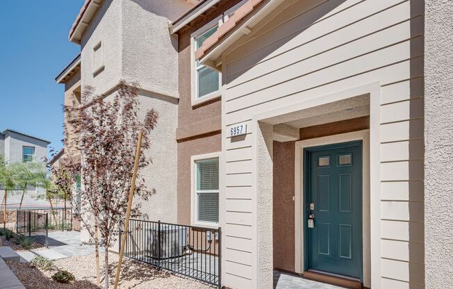 Charming 3-Bedroom Townhome with Smart Home Technology in Skye Hills, NW Las Vegas