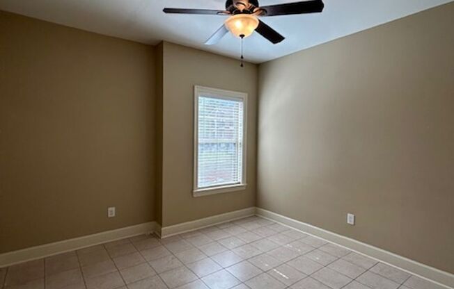 2 beds, 2 baths, 1,100 sqft, $1,025