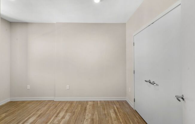 2 beds, 1 bath, 913 sqft, $2,990, Unit 435