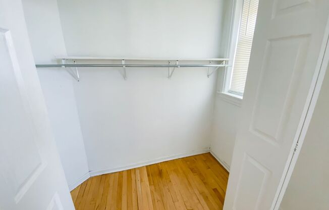 2 beds, 1 bath, 800 sqft, $2,050, Unit 5102-3