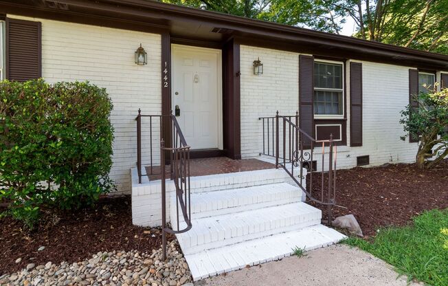 Well maintained ranch home in Charlotte!