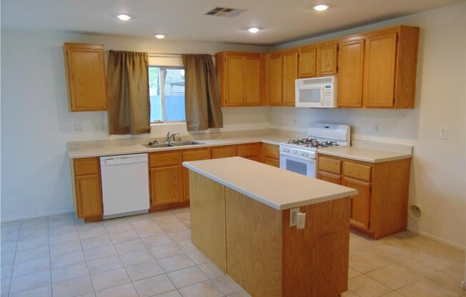 5008 VOLCANIC ROCK LN