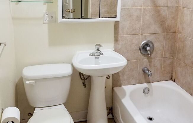1 bed, 1 bath, 615 sqft, $1,995, Unit 2602RA-G