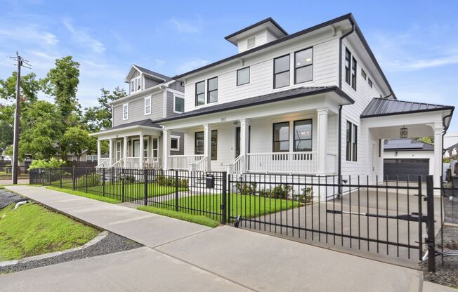 Luxury 3-Bed Home with Solar Panels, Tesla Powerwalls & Saltwater Pool!