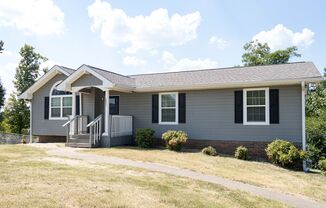 This beautiful home at 2807 Bent Oak Rd in Chattanooga, TN 37421, is located in East Brainerd and offers 3 bedrooms and 2 bathrooms! Move-in special: $250 off your first month's rent!