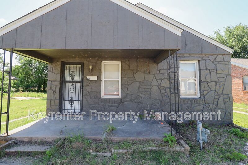 526 S 39 W AVE