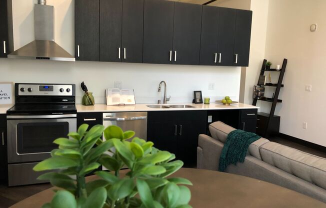 1 bed, 1 bath, 697 sqft, $1,525, Unit 309