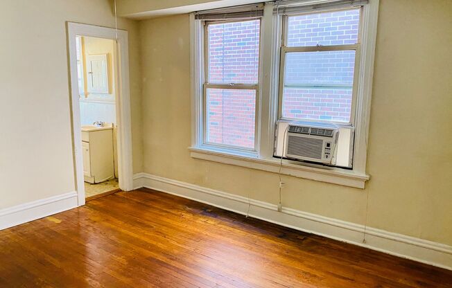 1 bed, 1 bath, $1,195, Unit Apt. 10