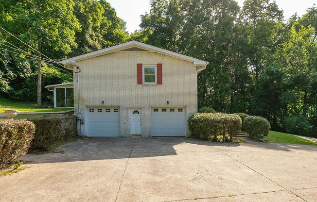Brentwood Oasis: Newly Renovated 3 Bed, 2 Bath Home on 5+ Private Acres with Premium Upgrades!