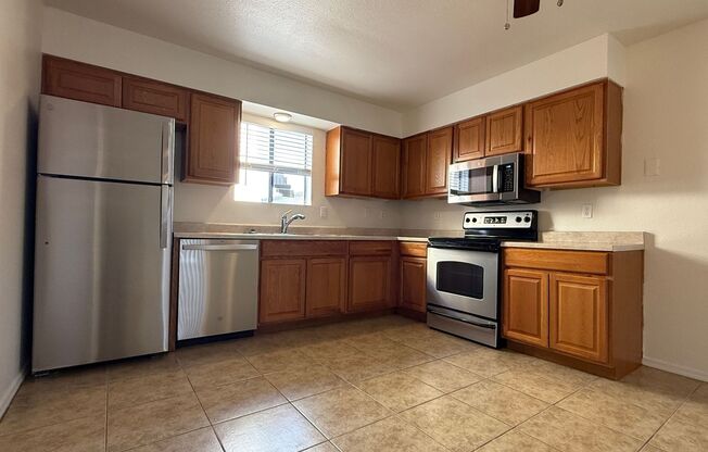 2 beds, 1 bath, $1,200, Unit # 105
