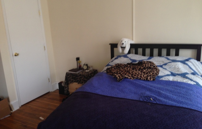 3 beds, 1 bath, 1,400 sqft, $1,595, Unit 4532-B14