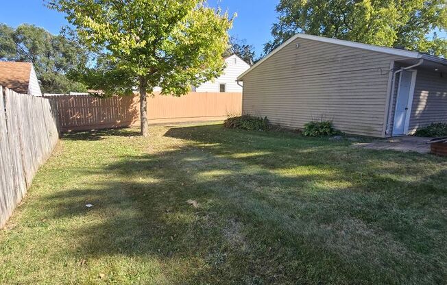 3 beds, 1 bath, $1,225