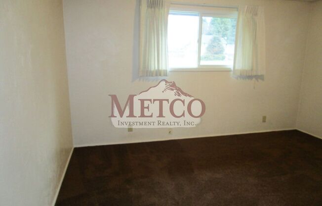 2 beds, 1 bath, 924 sqft, $1,495, Unit 740