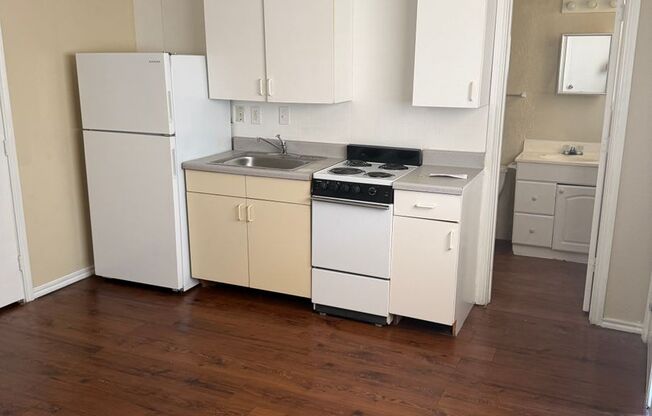 4521 Columbia Apartmetns
