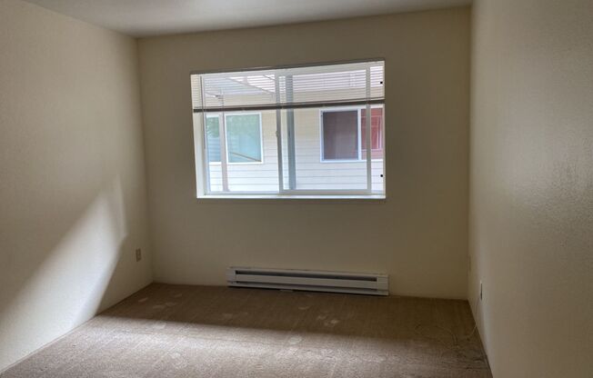 2 beds, 1 bath, 800 sqft, $1,550, Unit 102