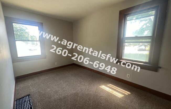 3 beds, 1 bath, $925