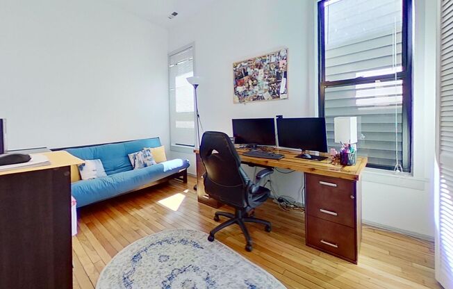 Lincoln Park 3 Bed/2 Bath Duplex + In unit Wash/Dryer