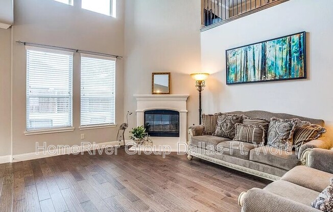 608 CHERRY SPG DR