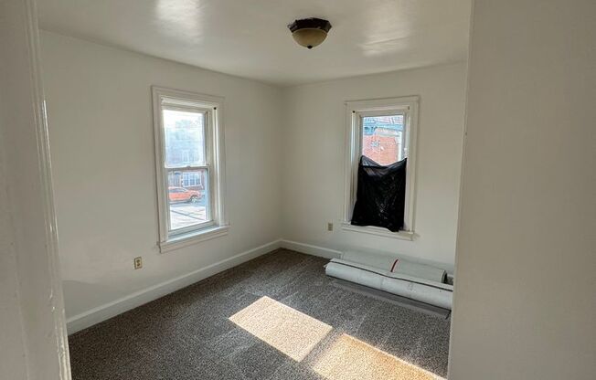 2 beds, 1 bath, $1,295