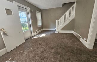 3 beds, 1 bath, $1,200, Unit 1