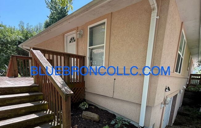 101 SE Summit Ave