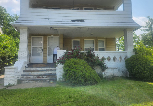3721 E 146 ST