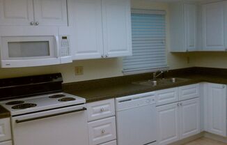 2 beds, 1 bath, 825 sqft, $1,150, Unit C14