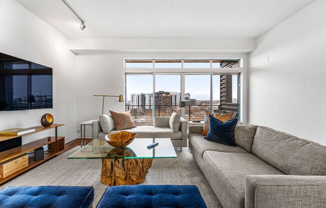 2 Bed, 2 Bath in Jefferson Park!