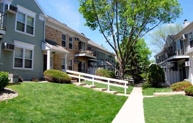 2 beds, 1 bath, 950 sqft, $1,675, Unit 7709RC