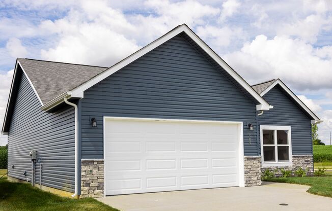 Contemporary Ranch-Style Home with Stainless Steel Appliances & Spacious Open Living