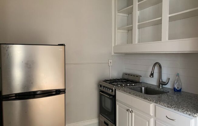 Studio, 1 bath, 300 sqft, $1,450, Unit Unit 111