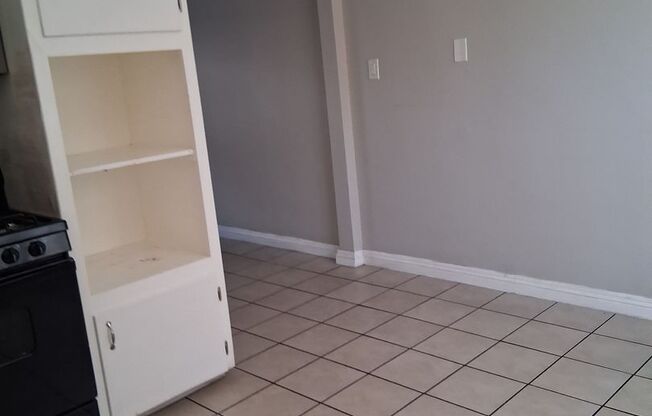 2 beds, 1 bath, 900 sqft, $2,395, Unit 21F