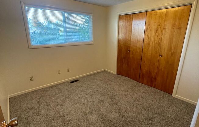 2 beds, 1 bath, $1,495