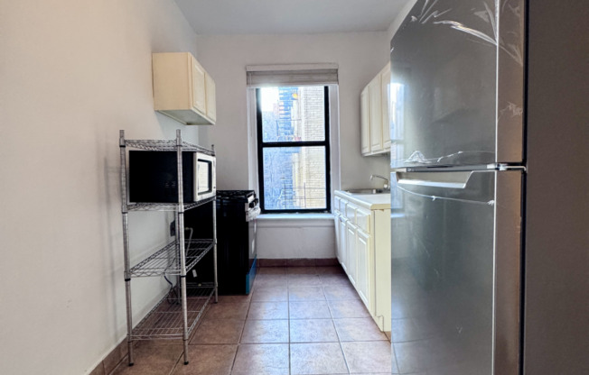 Studio, 1 bath, $2,200, Unit 3N