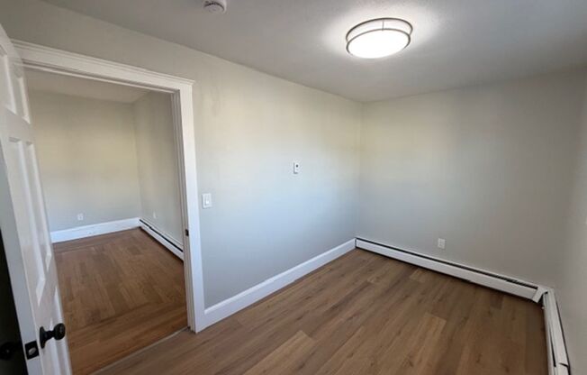 2 beds, 1 bath, 574 sqft, $2,200, Unit 74 6th St - Apt 2