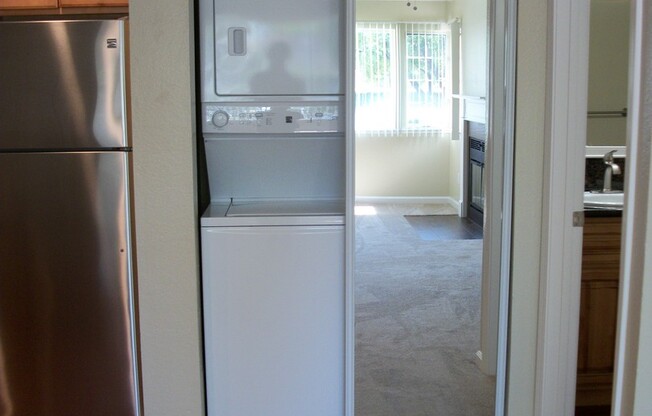 2 beds, 2 baths, 900 sqft, $2,025, Unit 136