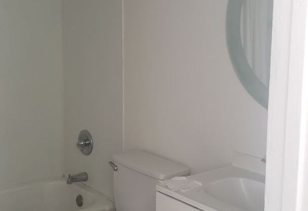 1 bed, 1 bath, $1,550, Unit 12