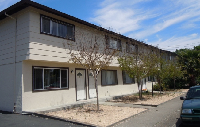 1329 EDWARDS AVE