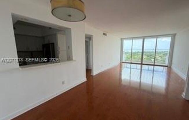 5600 Collins Ave cu-15J, Miami Beach, FL 33140
