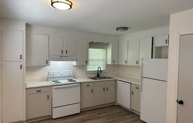 2 beds, 1 bath, $1,450