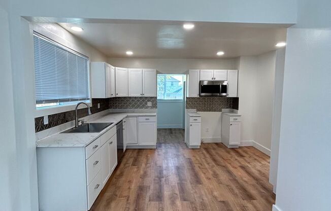 Walk to Downtown Work and Nightlife from Your New, Renovated Modern 2 Bed / 2 Bath House!