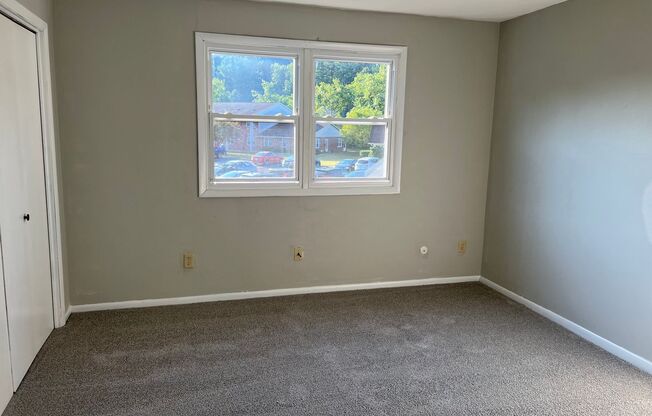 2 beds, 1 bath, 1,056 sqft, $1,195, Unit 8-F